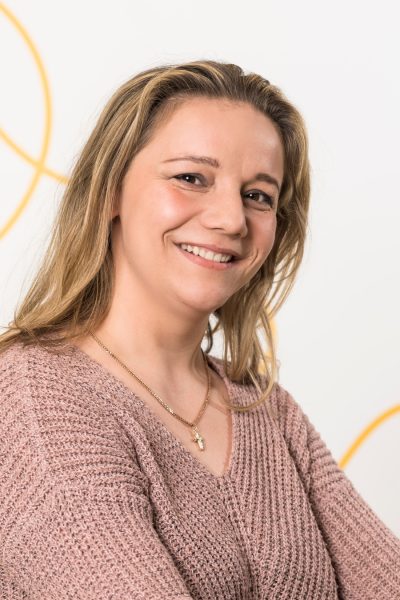 Alona