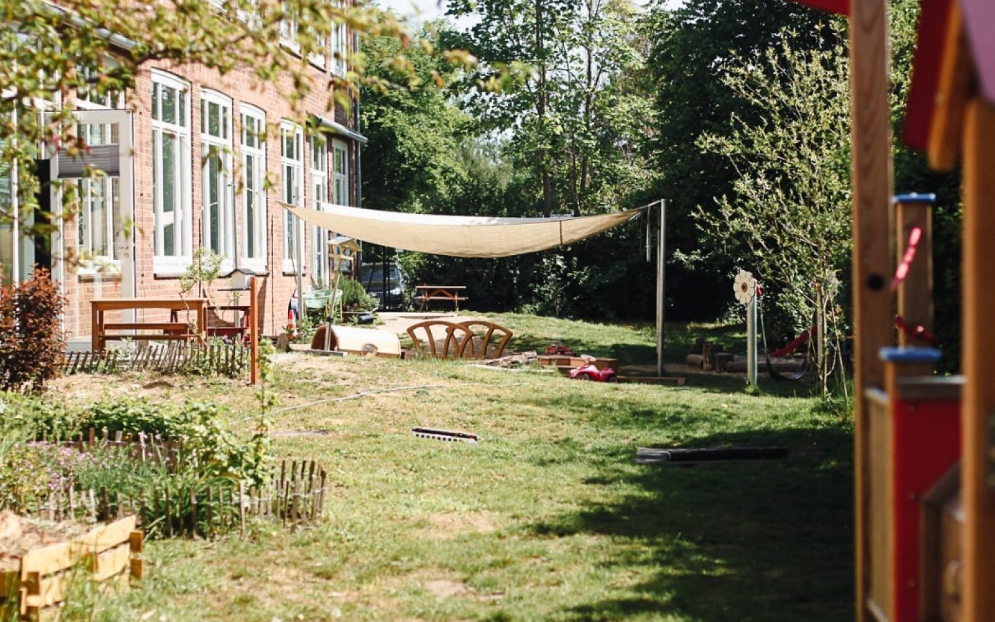 montessori-schule-kinderjaus-bg-img (2)-min